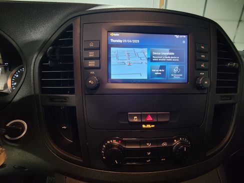 Used 2023 Mercedes-Benz Metris image 25