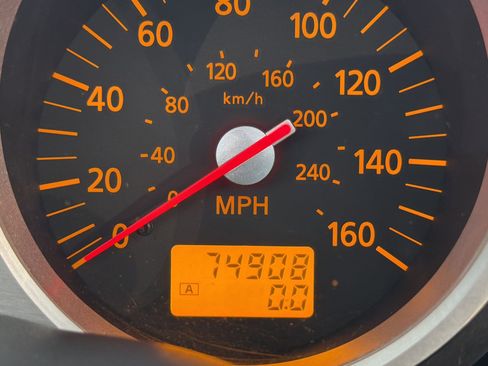 Used 2005 Nissan 350Z Grand Touring RWD image 17