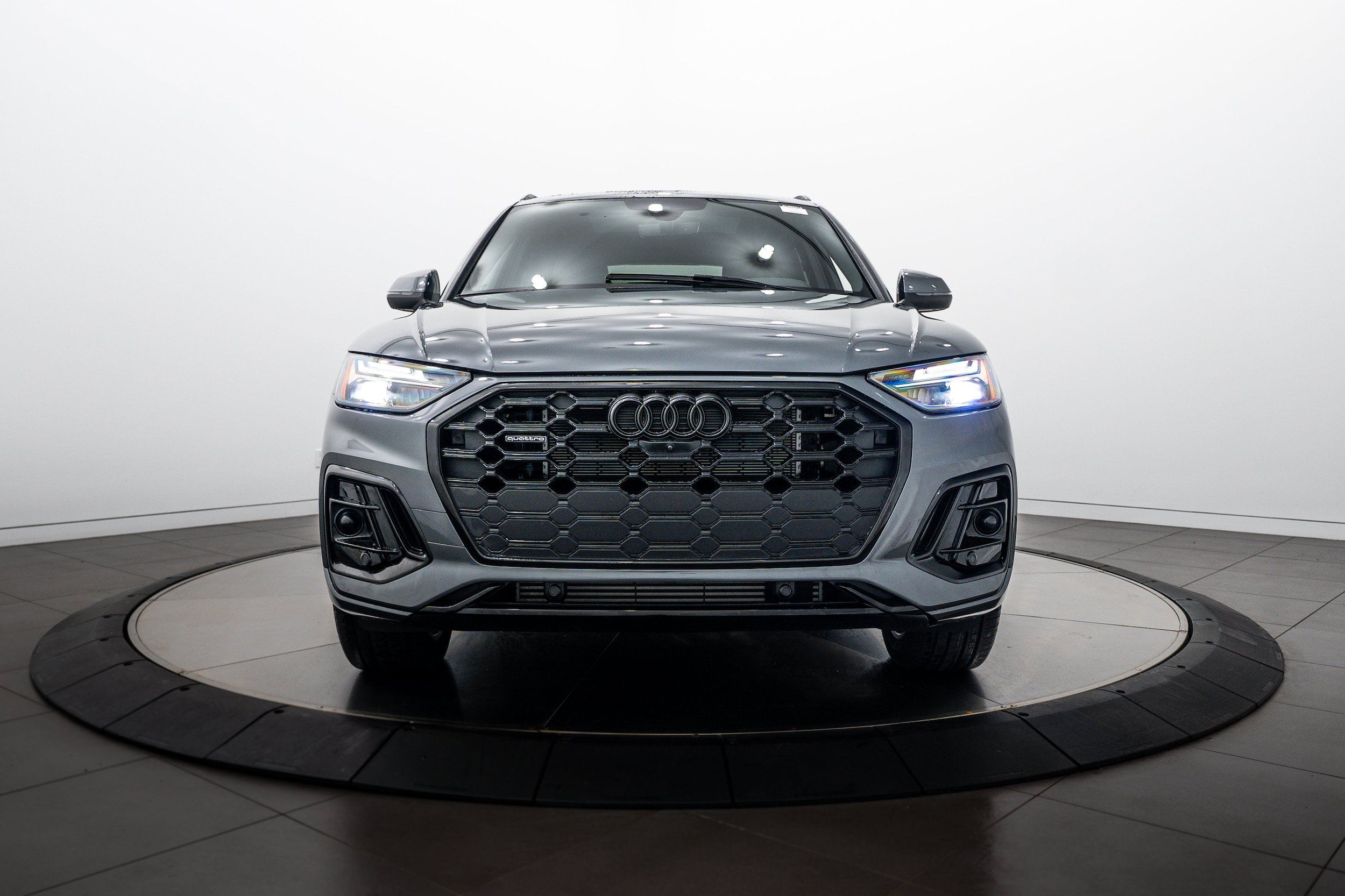 Certified 2025 Audi Q5 e Premium Plus w/ Premium Plus Package AWD/4WD image 26
