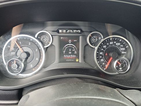 Used 2025 RAM 2500 Big Horn AWD/4WD image 32