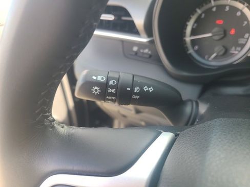 Used 2024 Toyota Highlander LE image 22