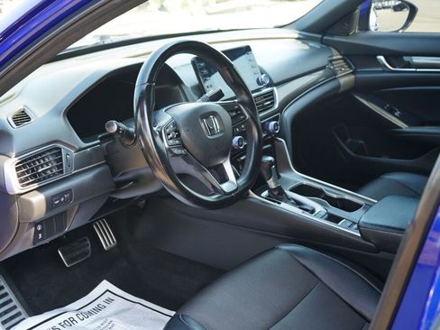 Used 2018 Honda Accord Sport image 11
