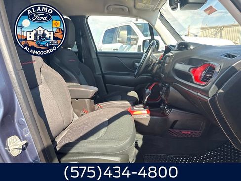 Used 2022 Jeep Renegade Trailhawk image 18