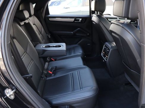 Used 2021 Porsche Cayenne S AWD/4WD image 28