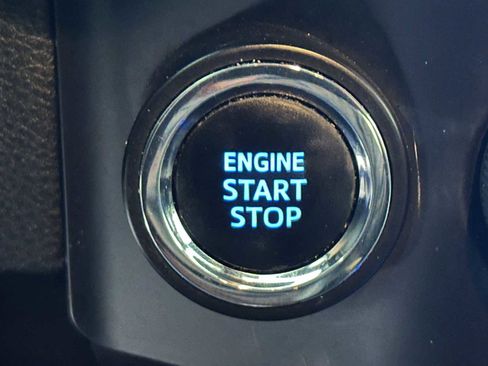 Used 2019 Toyota Tacoma TRD Off-Road image 19