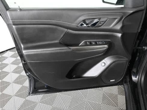 Used 2023 GMC Acadia SLT image 20