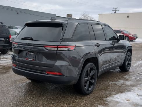 Certified 2024 Jeep Grand Cherokee Altitude image 14