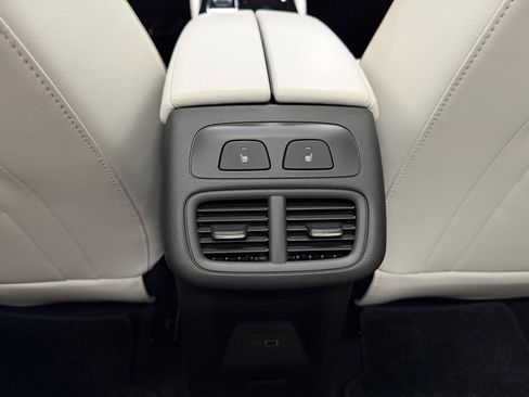 Used 2025 Buick Envision Avenir AWD/4WD image 14