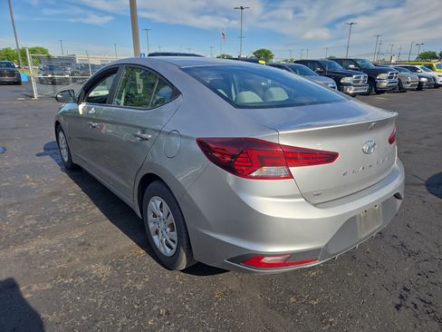 Used 2020 Hyundai Elantra SE FWD image 5