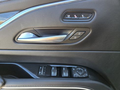 Used 2022 Cadillac Escalade ESV Sport w/ Touring Package image 18