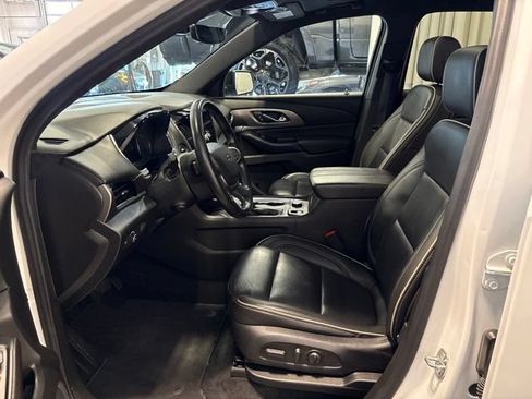 Used 2023 Chevrolet Traverse Premier w/ Redline Edition AWD/4WD image 14