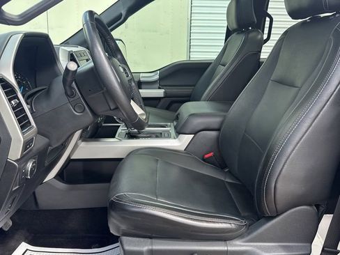 Used 2017 Ford F150 Lariat w/ Equipment Group 502A Luxury AWD/4WD image 6