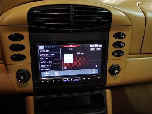 Used 2001 Porsche 911 Cabriolet image 36