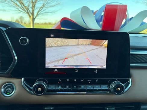 Used 2023 GMC Canyon AT4 image 39