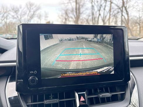 Used 2023 Toyota Corolla Cross LE image 27