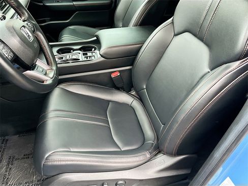 Used 2025 Honda Pilot TrailSport image 18