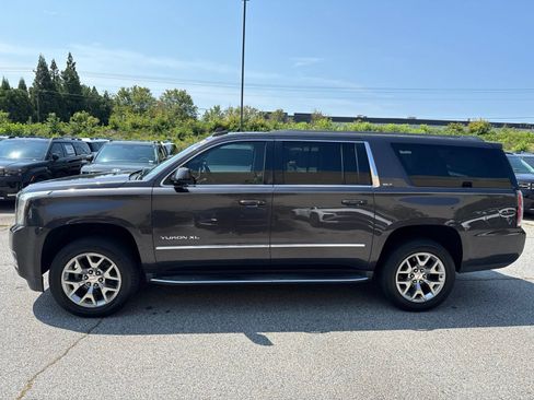 Used 2018 GMC Yukon XL SLT w/ Open Road Package RWD image 2