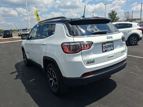 Used 2025 Jeep Compass Limited AWD/4WD image 11