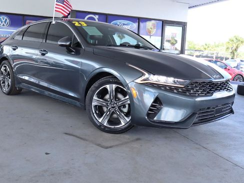 Used 2023 Kia K5 EX w/ EX Premium Package FWD image 3