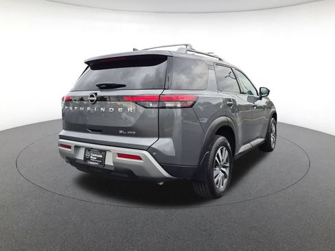 Used 2025 Nissan Pathfinder SL AWD/4WD image 5
