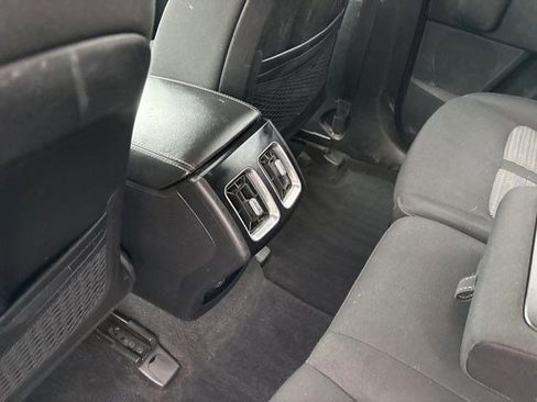 Used 2023 Kia Sorento LX image 31