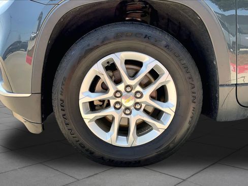 Used 2019 Chevrolet Traverse LT FWD image 10