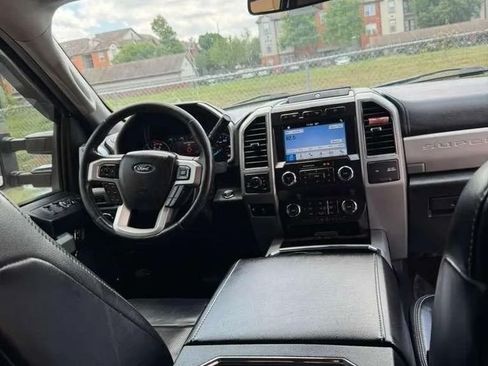 Used 2019 Ford F250 Lariat w/ Lariat Ultimate Package AWD/4WD image 19