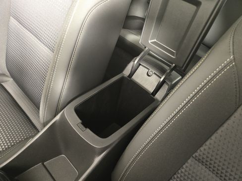 Certified 2024 Chevrolet Trax LT w/ Sunroof Package FWD image 28