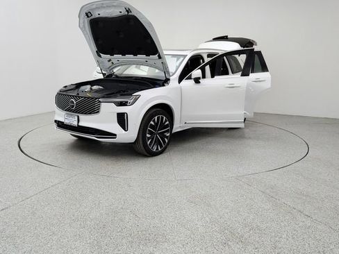 New 2026 Volvo XC90 B5 Plus w/ Protection Package image 9