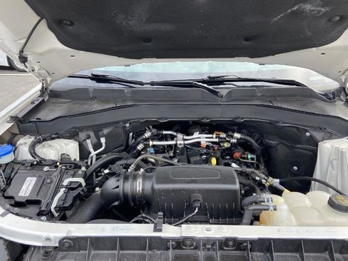Used 2022 Ford Explorer XLT w/ Equipment Group 202A AWD/4WD image 7