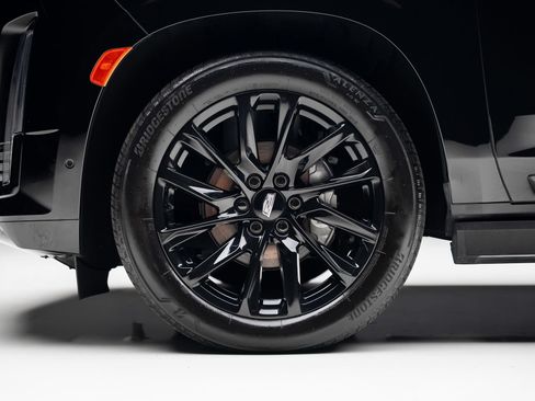 Used 2024 Cadillac Escalade ESV Sport Platinum w/ LPO, ONYX Package AWD/4WD image 19