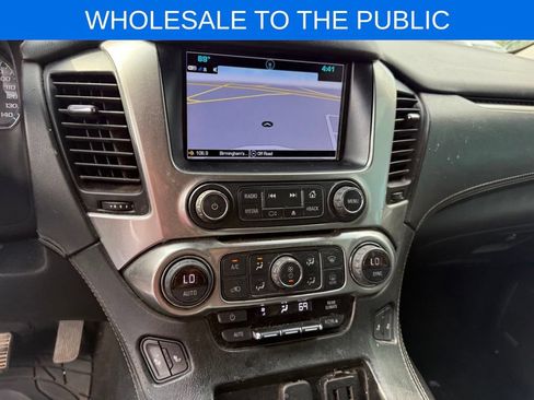 Used 2018 Chevrolet Suburban LT RWD image 14