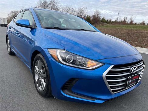 Used 2017 Hyundai Elantra SE image 37