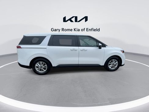 Used 2024 Kia Carnival LX image 9