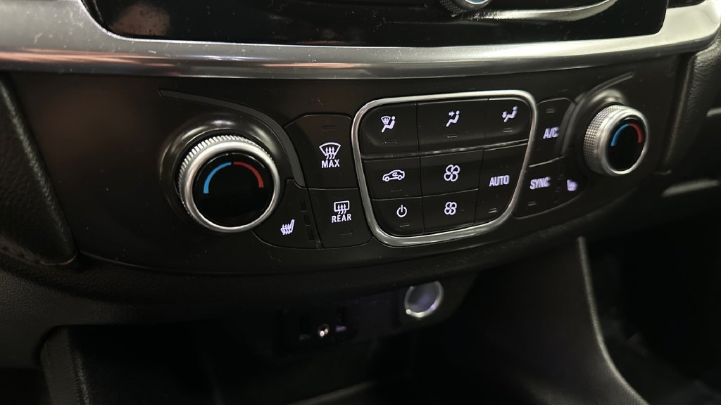 Used 2018 Chevrolet Traverse LT w/ LPO, Cargo Package AWD/4WD image 24