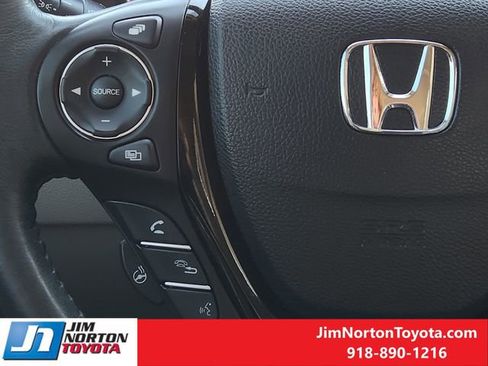 Used 2017 Honda Ridgeline RTL-E image 29