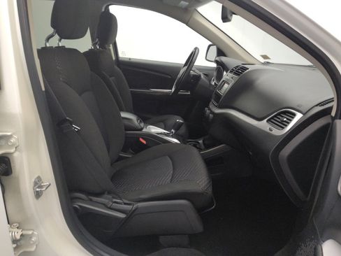 Used 2019 Dodge Journey SE w/ Connectivity Group image 21