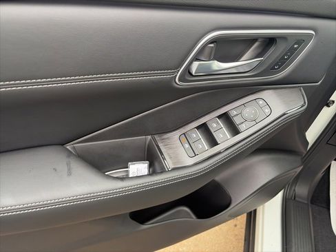 New 2026 Nissan Rogue Platinum image 17