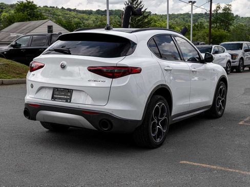 Used 2023 Alfa Romeo Stelvio Ti AWD/4WD image 4