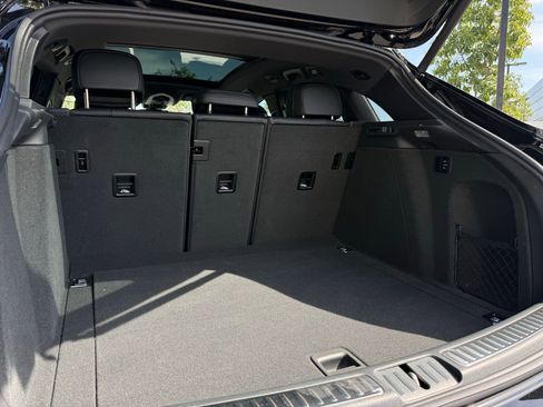 Certified 2025 Porsche Macan GTS image 33