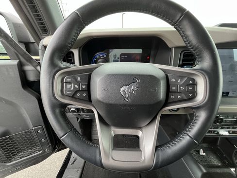 Used 2024 Ford Bronco Wildtrak image 18