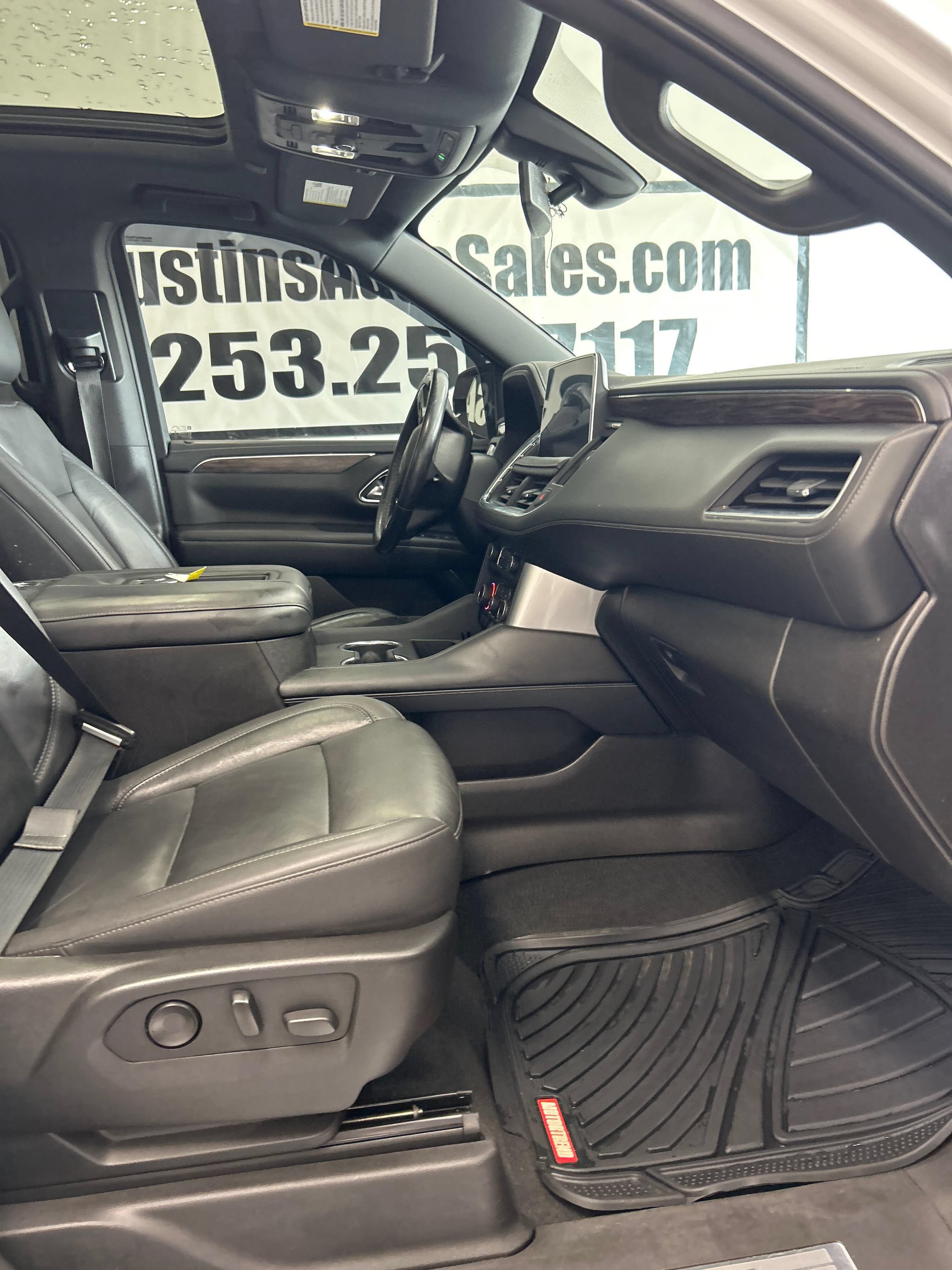 Used 2021 Chevrolet Suburban LT w/ LT Signature Package AWD/4WD image 15