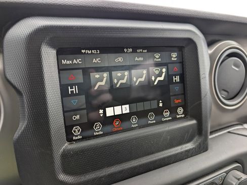 Used 2018 Jeep Wrangler Sport S image 25