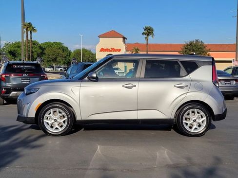 Certified 2025 Kia Soul LX w/ LX Technology Package image 9