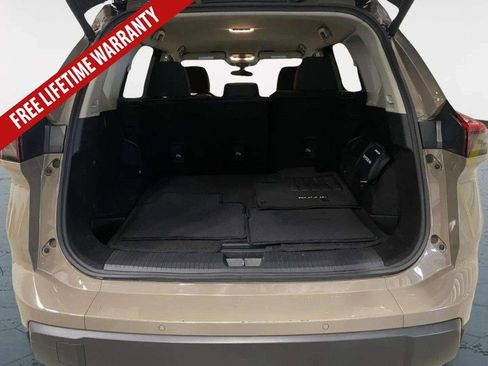 Used 2025 Nissan Rogue SV FWD image 29