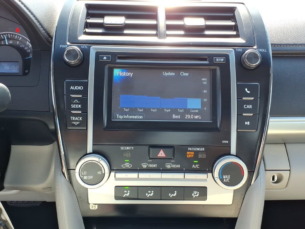 Used 2013 Toyota Camry LE FWD image 7