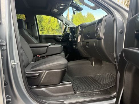 Used 2022 Chevrolet Silverado 1500 Custom w/ Safety Confidence Package image 19