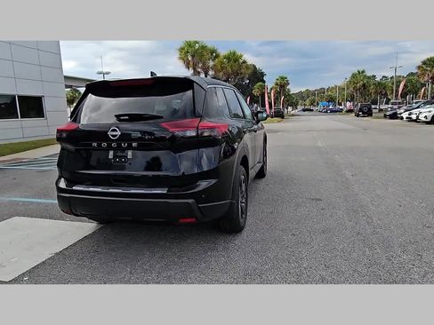 New 2026 Nissan Rogue SV image 32
