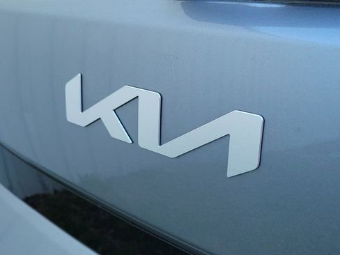 Used 2025 Kia Soul LX image 5
