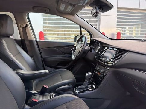 Used 2022 Buick Encore Preferred w/ Safety Package image 24